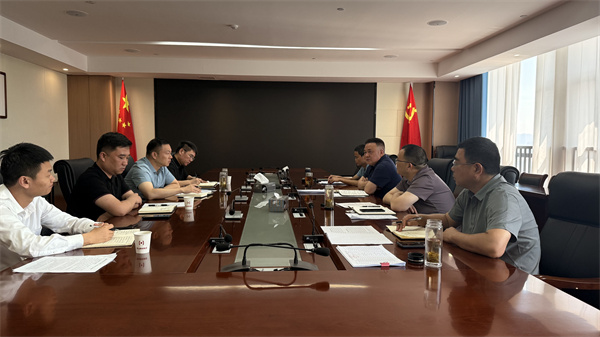 6月5日，安徽建工集团赴集团就双方合作事宜开展座谈交流。洪董、潘总、余总参加座谈。.jpg