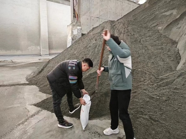 取砂照片调整后.jpg